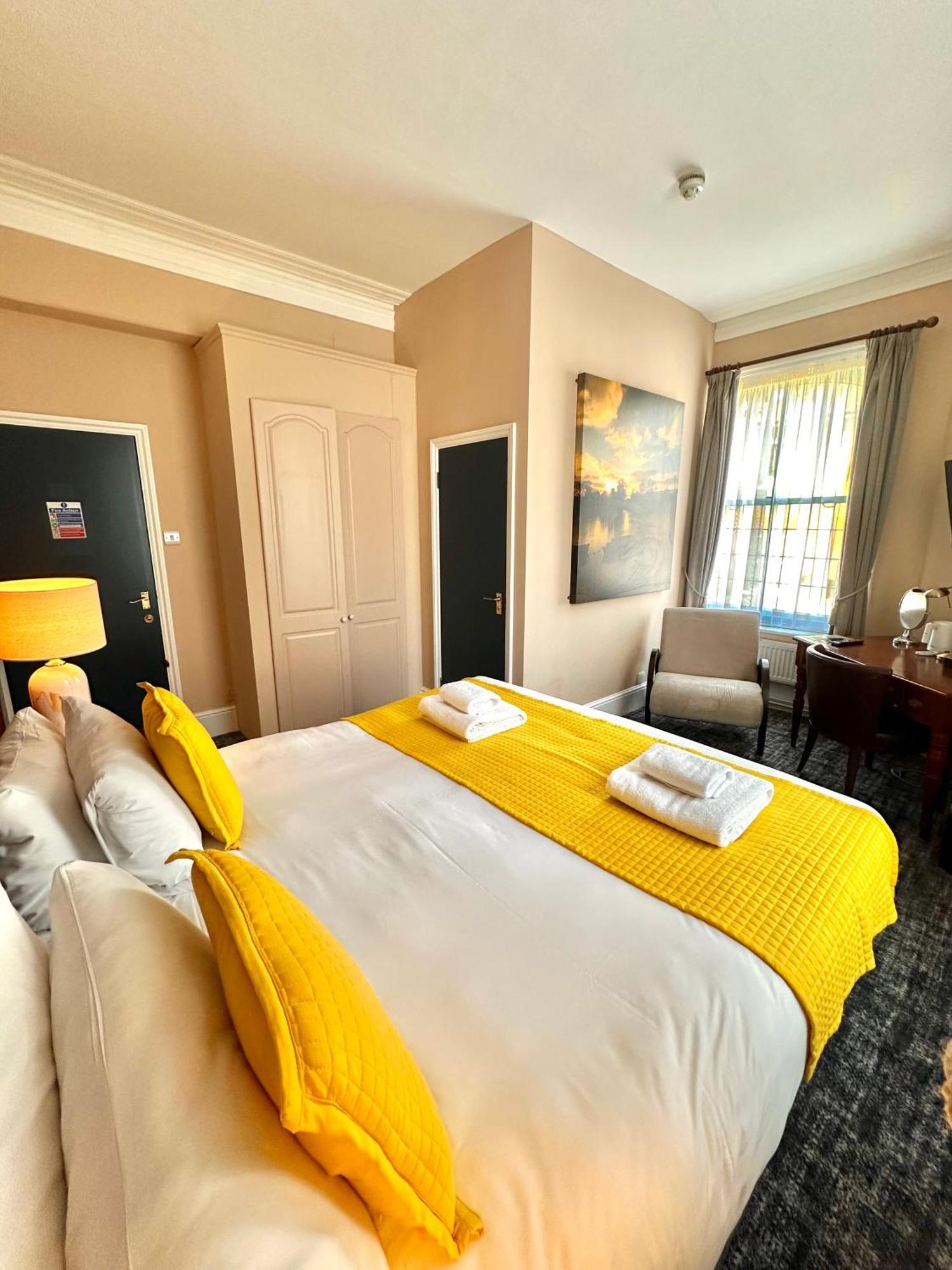 Inn The Red Cow - 3*